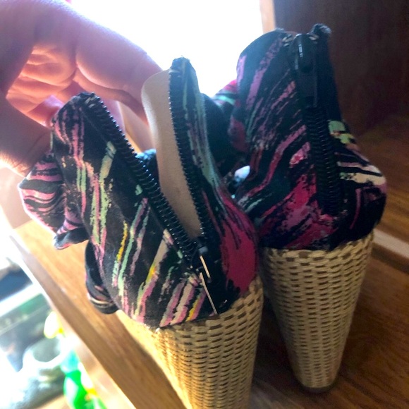 NWT Material Girl Platform Heels Size 6/36 - Picture 5 of 9